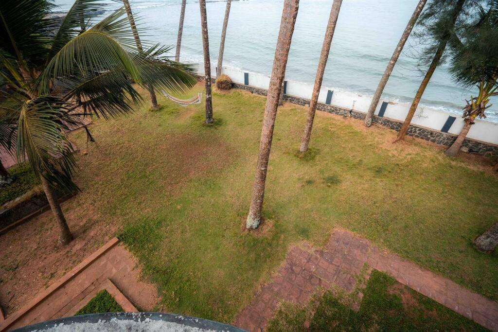 Baywatch By Grha - A Picturesque Beachfront Villa Kozhikode Buitenkant foto