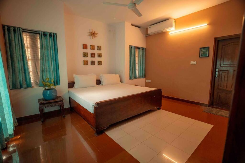 Baywatch By Grha - A Picturesque Beachfront Villa Kozhikode Buitenkant foto