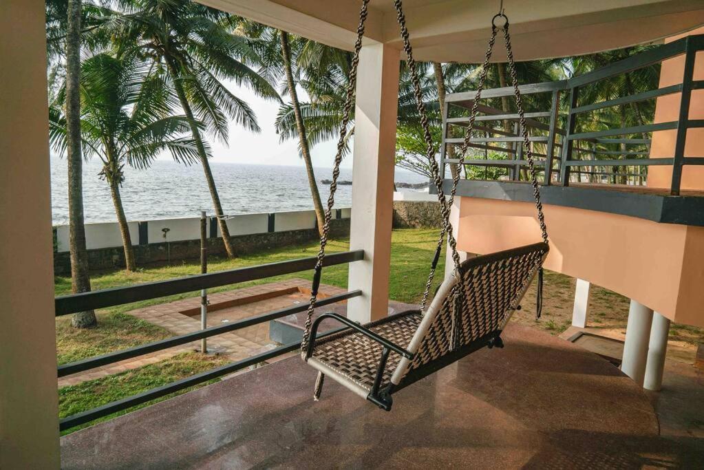 Baywatch By Grha - A Picturesque Beachfront Villa Kozhikode Buitenkant foto